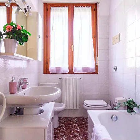 Familybo Sant'orsola Apartment *